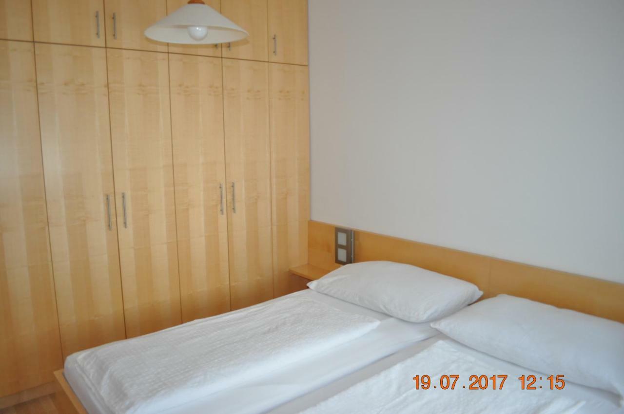 Appartmenthaus Josefikeller Podersdorf am See Exteriör bild